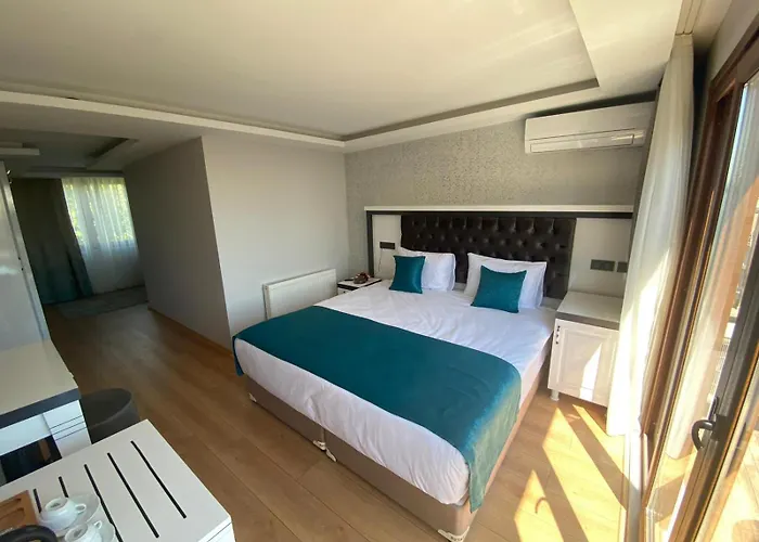 מלון Maritime Boutique 3*